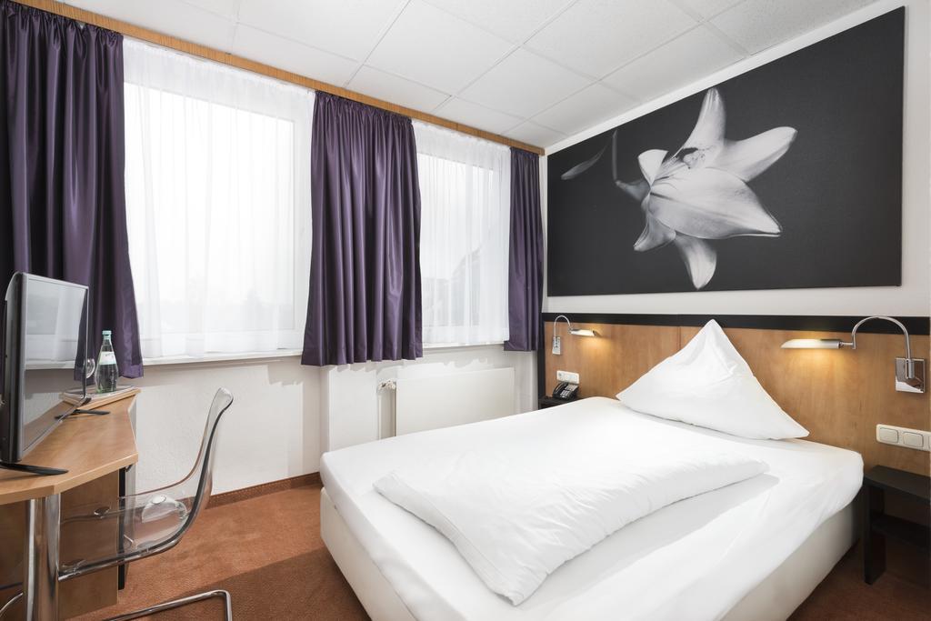 Days Inn Dortmund West Exterior foto